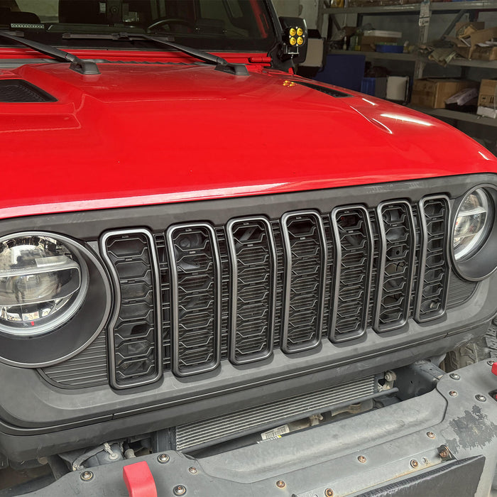 All-New Black and Silver Jeep Wrangler JL & Jeep Gladiator Grille